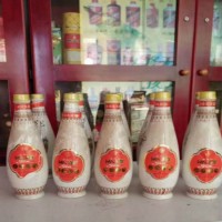 上海黄浦区老五粮液收购，老汾酒收购多少钱一瓶