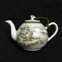 老茶壶回收    老紫砂茶壶收购多少钱一把