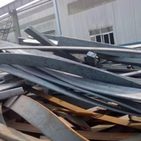 厂里每个月10几吨废铁及不锈钢边角料处理