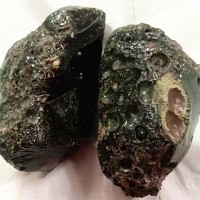 2024年玻璃陨石价格一路上涨-上海现金收购陨石