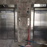 两台电梯需要拆除处理