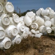 日照五莲旧塑料桶回收电话 山东厂家直收各规格塑料桶