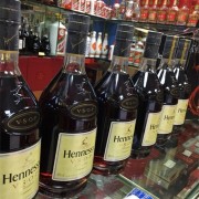 南山区高档洋酒空瓶回收市场价报价表