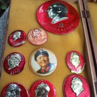 杭州老像章收购，红色藏品回收，上门回收毛头纪念章
