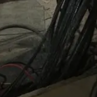 1200斤配电房电缆回收及废铁处理
