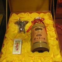 杭州回收30年茅台酒瓶，50年空瓶回收价格查询