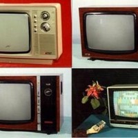 上海各区老黑白电视机回收，老照相机回收，老收音机收购