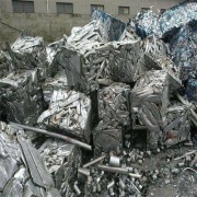 金安工业园废模具铁回收多少钱一吨，厂家可上门拉货