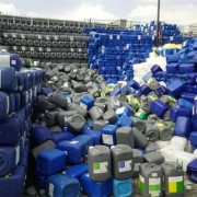 目前青岛李沧二手塑料桶回收站专业回收各类型塑料桶