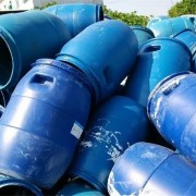 今日青岛黄岛废旧塑料桶收购电话 来电估价 2022最新报价