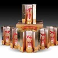 整箱国庆50周年盛典茅台纪念酒回收价格卖多少钱值木雕玻璃瓶