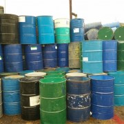 青岛平度回收200L铁桶多少钱一个-青岛上门回收铁桶