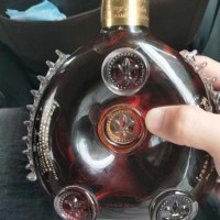 漂亮的路易十三酒瓶回收价格多少钱值多少元全国可邮!