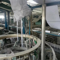 100吨左右编织袋生产线设备当废铁处理