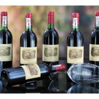 2000年大拉菲红酒回收价格各省份值多少钱,收购拉菲空瓶!