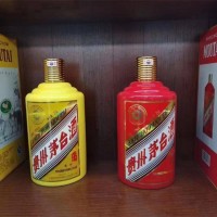 西宁本地猪年茅台空酒瓶回收多少钱一套（高价回收茅台酒瓶）