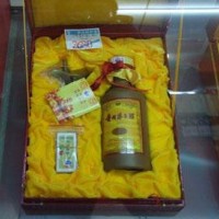 广州上门回收茅台酒瓶电话，广州天河30年茅台酒瓶回收价格