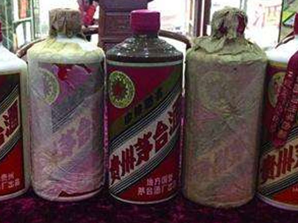 黄冈回收彩釉茅台瓶子价格一览表