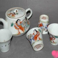杭州常年收购老瓷器，民国老茶壶老碗回收，欢迎预约。