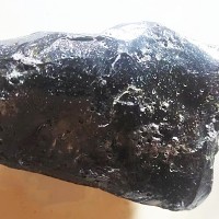 苏州玻璃陨石市场行情分析及价格-陨石回收