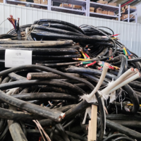 公司一批电缆、废铁、塑料等设备物资处理