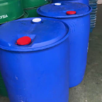 每个月几千个蓝色塑料桶处理