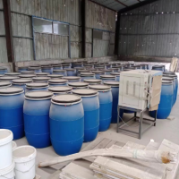 厂里100多个塑料桶处理