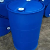 每个月几百个蓝色塑料桶处理
