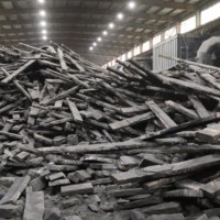每月有一百吨废旧钢铁处理