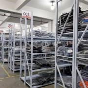 2024年上海服装店新衣服回收厂家-多年服装库存回收实体店