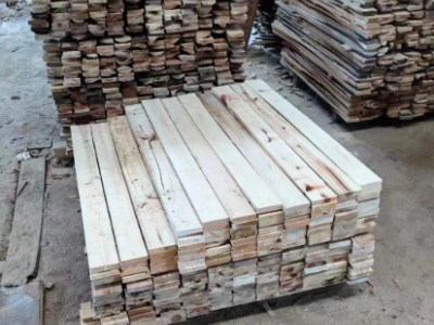 每个月一万吨木方木料处理
