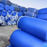 一百多个蓝色塑料桶处理