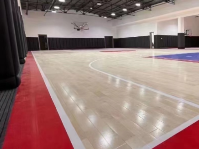 室内篮球场600多平实木地板拆除处理